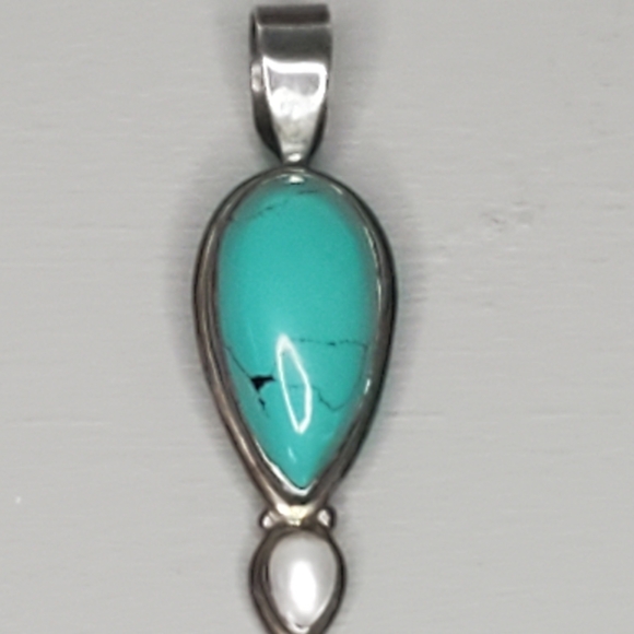 Turquoise Color Pendent 2 1/2 inches - Picture 1 of 6
